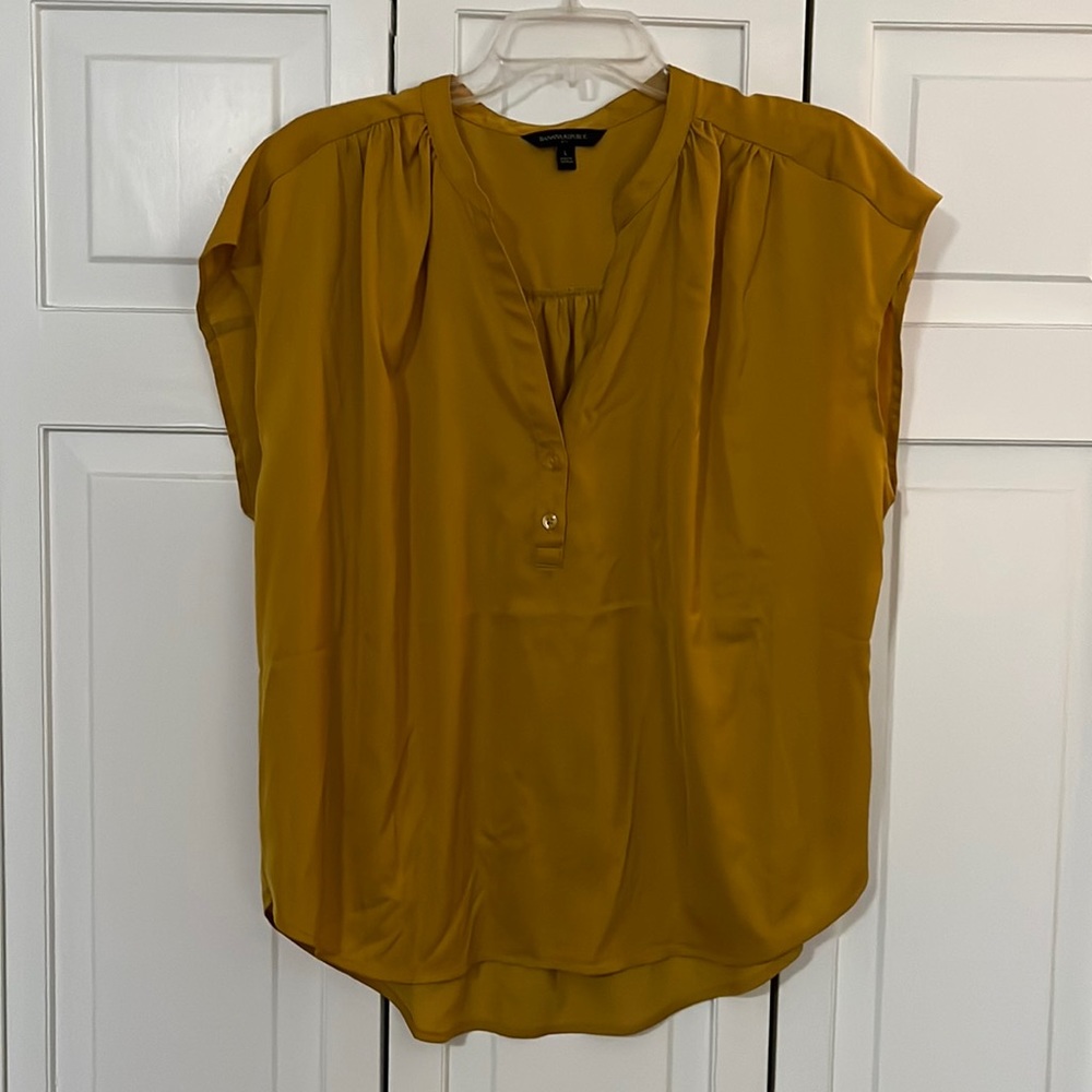 Banana Republic Factory button dolman sleeve top- perfect for Fall